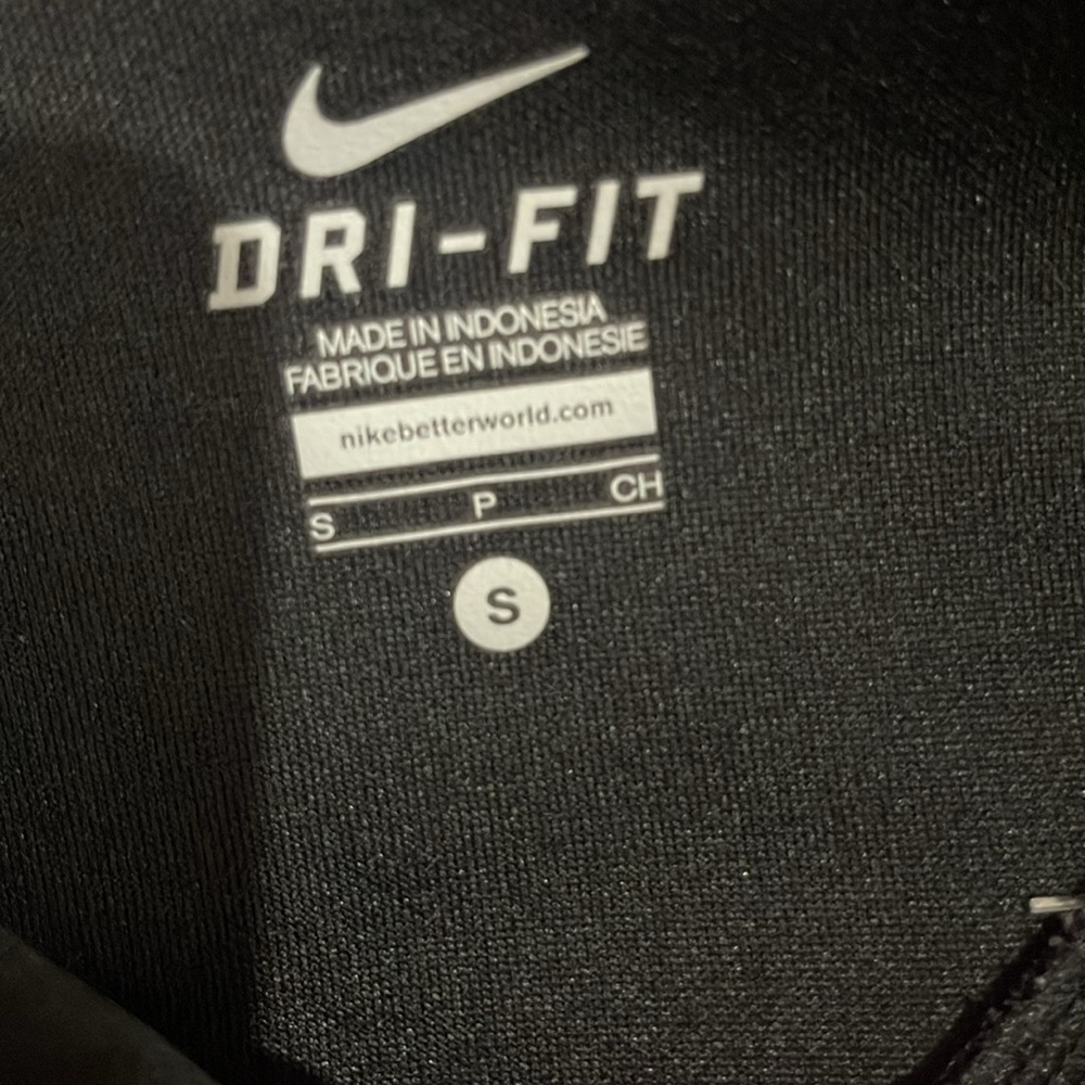 NEW 😊Nike Black Dri-Fit Jacket thumb holes , love the thumb holes.tag pull . - Picture 8 of 9
